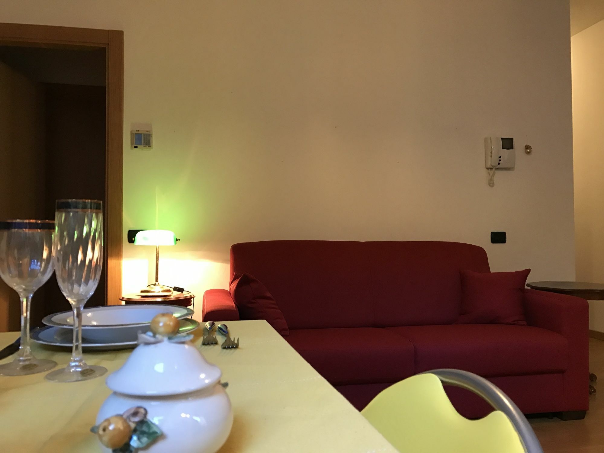 Kibilu - Via Falcone - City Centre - Duomo ミラノ エクステリア 写真